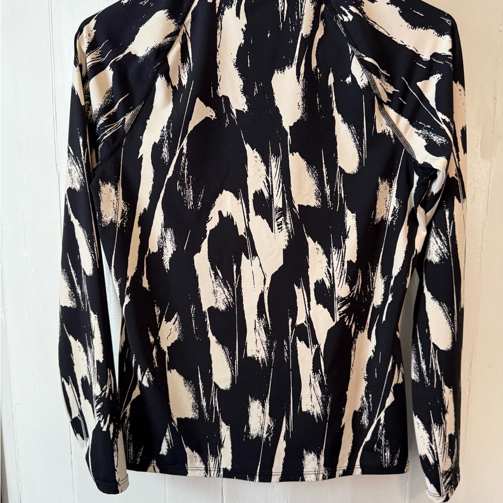 Garnet Hill front zip rash guard Abstract Black and White Women's Top size small
